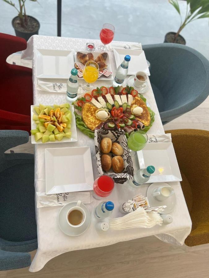 Casa On Hotell Năvodari Eksteriør bilde