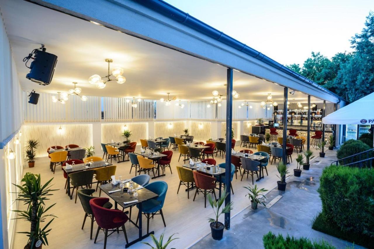 Casa On Hotell Năvodari Eksteriør bilde